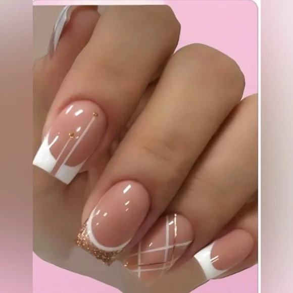 Gold and White French Press On Nails π
π - Picture 1 of 3